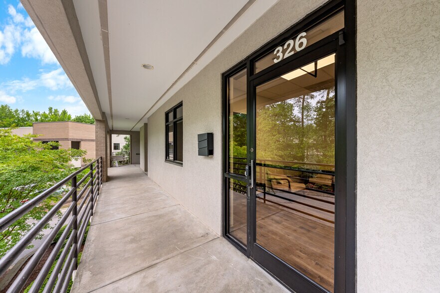 More Photos Of 312-326 Cloister Ct, Chapel Hill Office For Lease