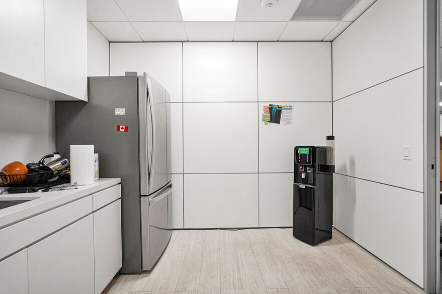 More Photos Of 1 SE 3rd Ave, Miami Office For Lease