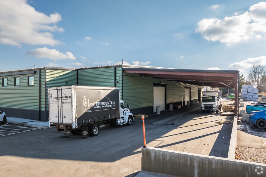 More Photos Of 335 S Locust Grove Rd, Meridian Manufacturing For Sale