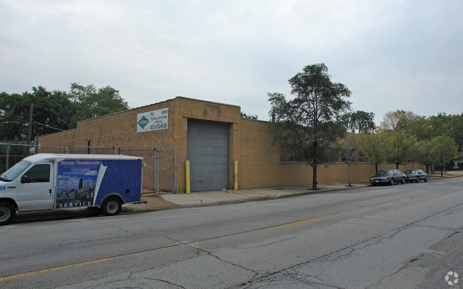 More Photos Of 5707 N Northwest Hwy, Chicago Manufacturing For Sale