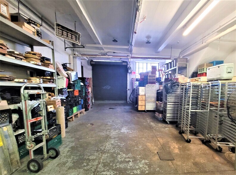 More Photos Of 40-29 27th St, Long Island City Warehouse For Lease