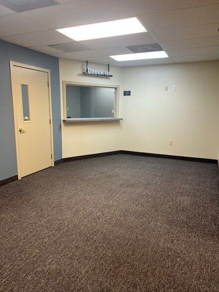 More Photos Of 401-423 Coventry Dr, Phillipsburg Medical For Sale