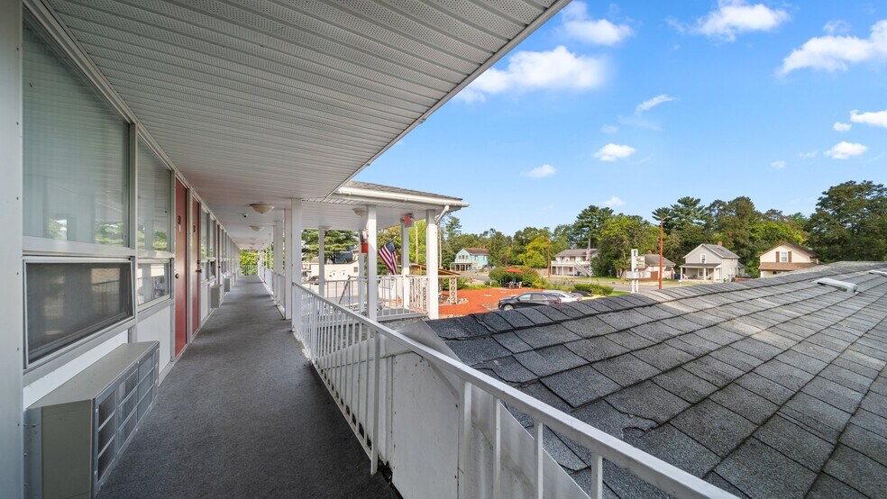 More Photos Of 1010 E Front St, Traverse City Hotel For Sale