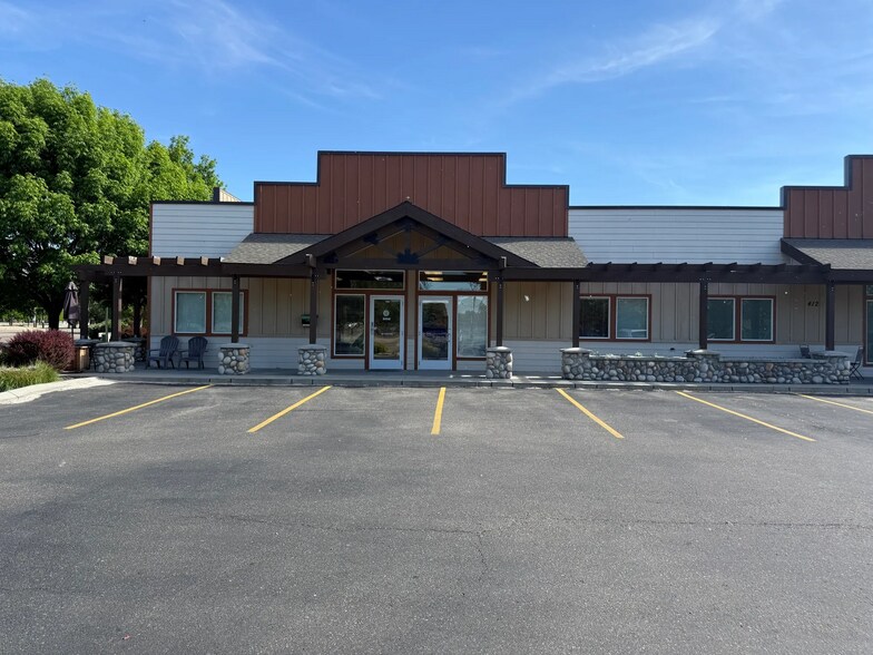 Primary Photo Of 412 S King Ave, Middleton General Retail For Sale