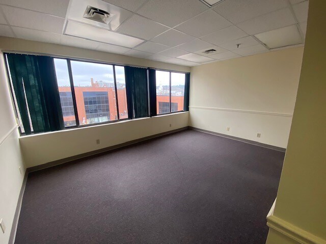 More Photos Of 84 Pine St, Burlington Office For Sale