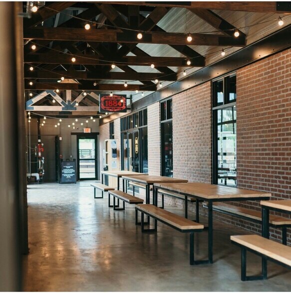 More Photos Of 23 W 1st St, Edmond Storefront Retail Office For Lease