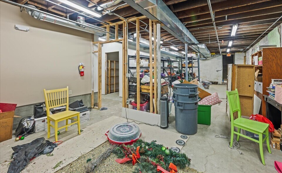 More Photos Of 1264 S 13th St, Omaha Storefront For Sale