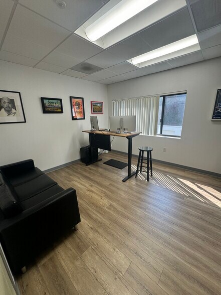 More Photos Of 10537 Santa Monica Blvd, Los Angeles Medical For Sale