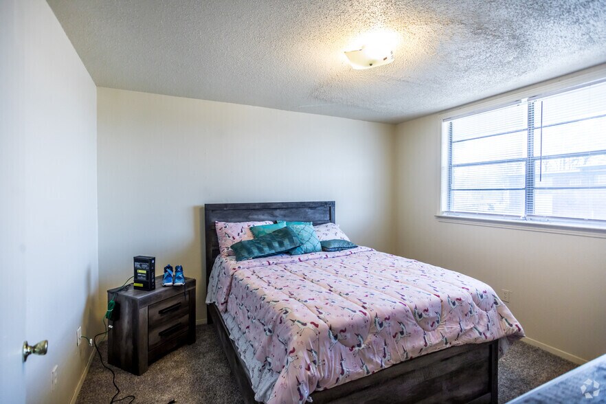 More Photos Of 2227 Airways Blvd, Memphis Apartments For Sale