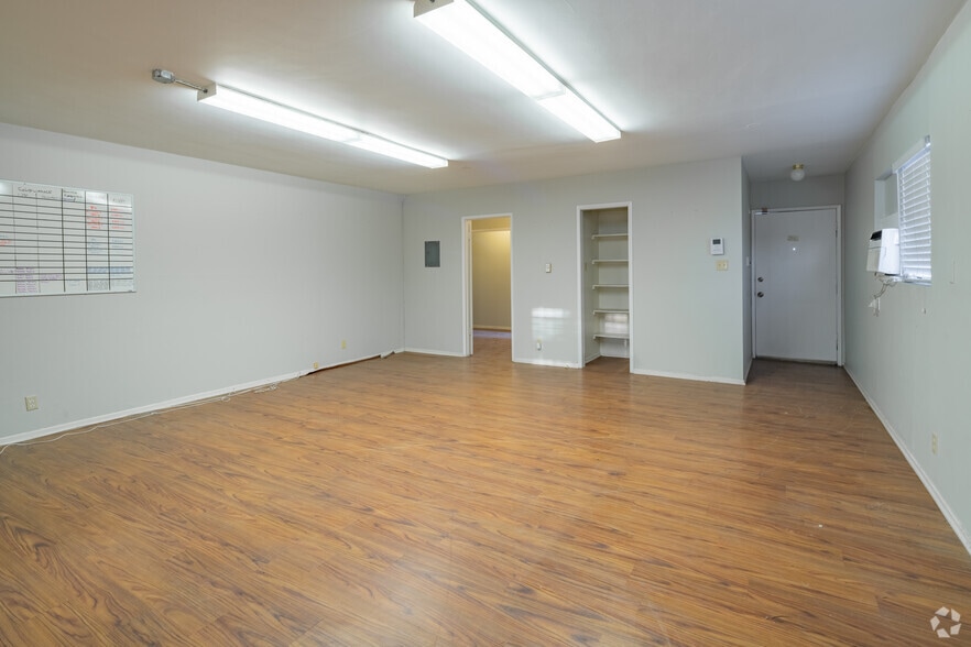 More Photos Of 923 S Prairie Ave, Inglewood Warehouse For Lease