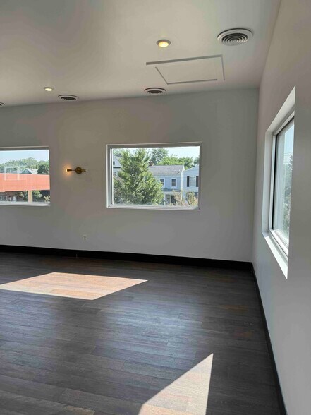 More Photos Of 1600 Princess Anne St, Fredericksburg Storefront Retail Office For Sale