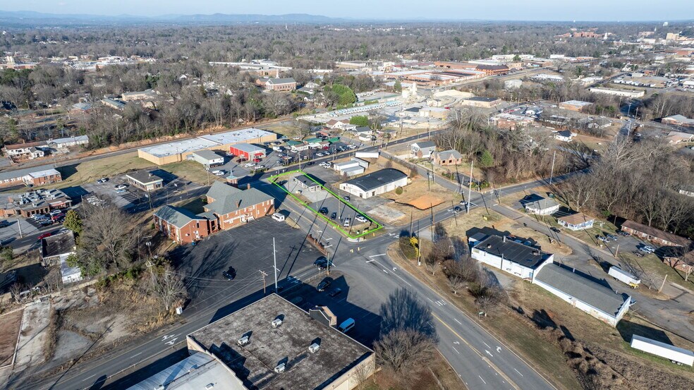 More Photos Of 121 13th St SW, Hickory Office For Sale