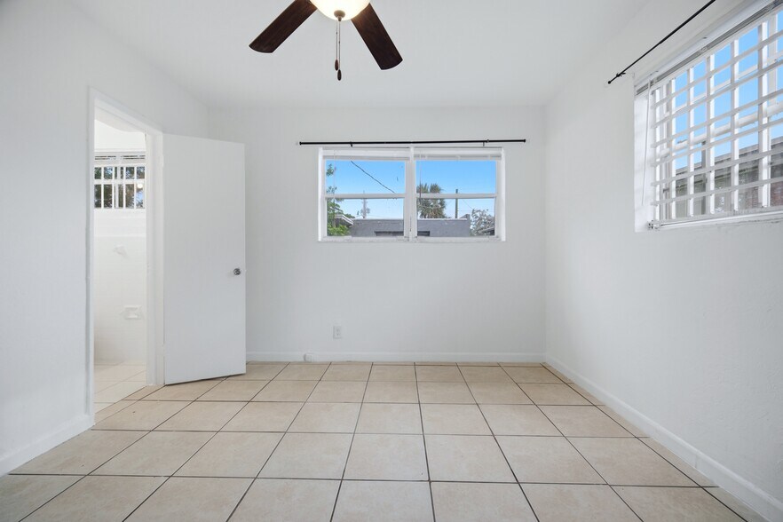 More Photos Of 823-825 NW 9th St, Hallandale Beach Apartments For Sale