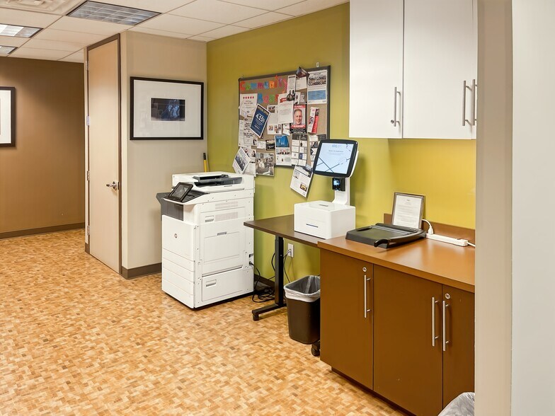 More Photos Of RXR Plz, Uniondale Coworking Space