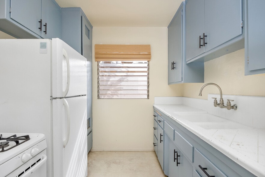 More Photos Of 3705 WESTWOOD BL, Los Angeles Apartments For Sale