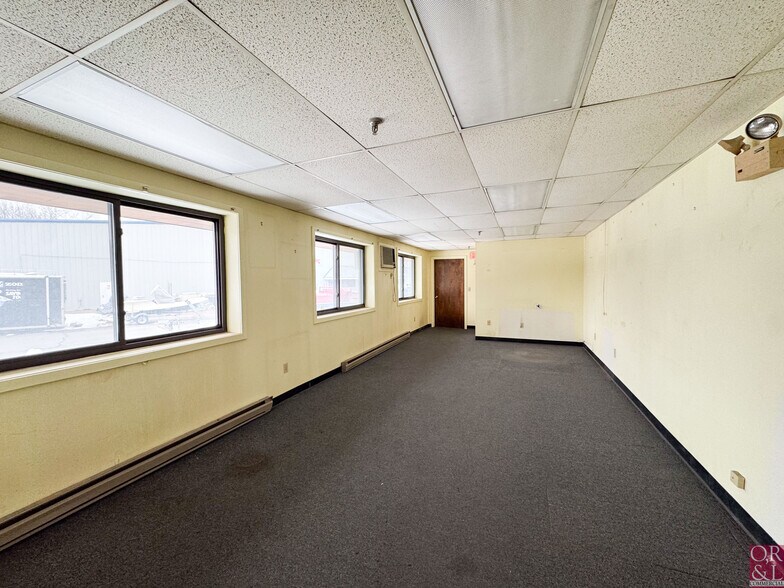 More Photos Of 39B Plains Rd, Essex Warehouse For Lease