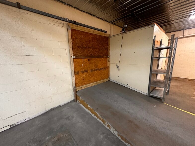 More Photos Of 522A S Main St, Broadway Flex For Sale