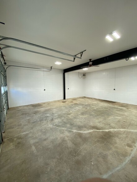 More Photos Of 134 Cockeysville, Cockeysville Warehouse For Lease