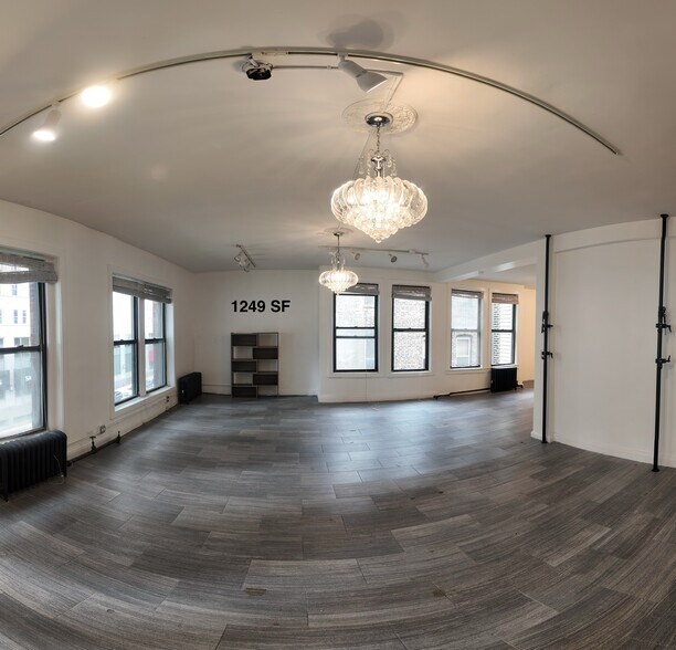 More Photos Of 400 N Wells St, Chicago Office For Lease