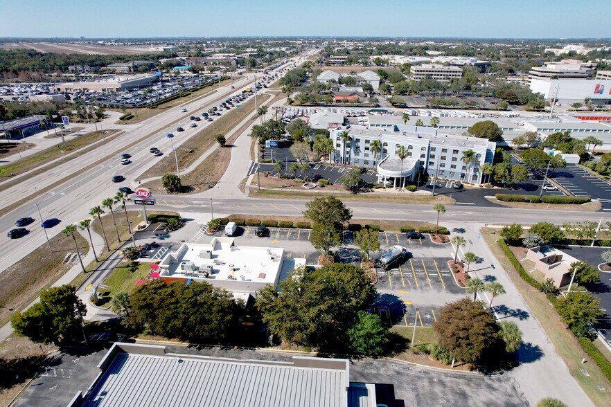 More Photos Of 3251 Colonial Blvd, Fort Myers Fast Food For Sale