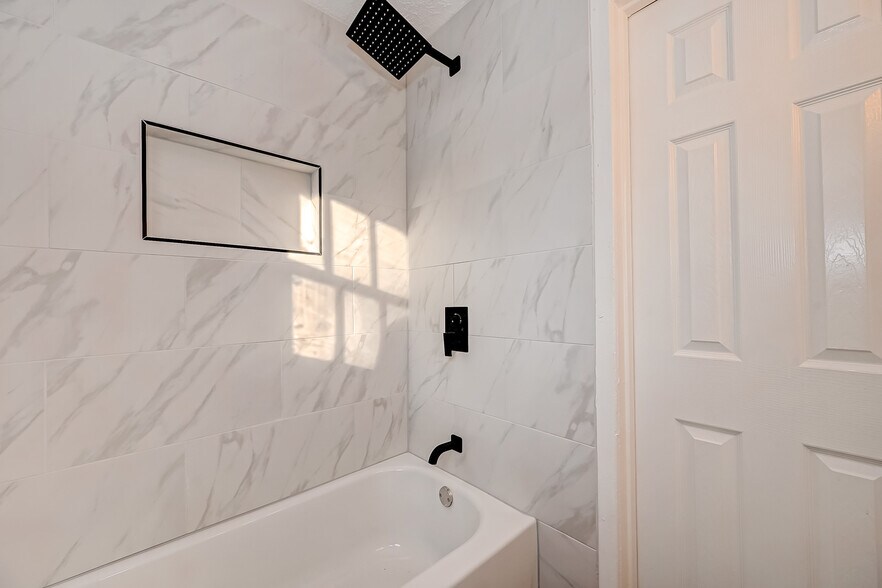 More Photos Of 6420 Conley St, Houston Apartments For Sale