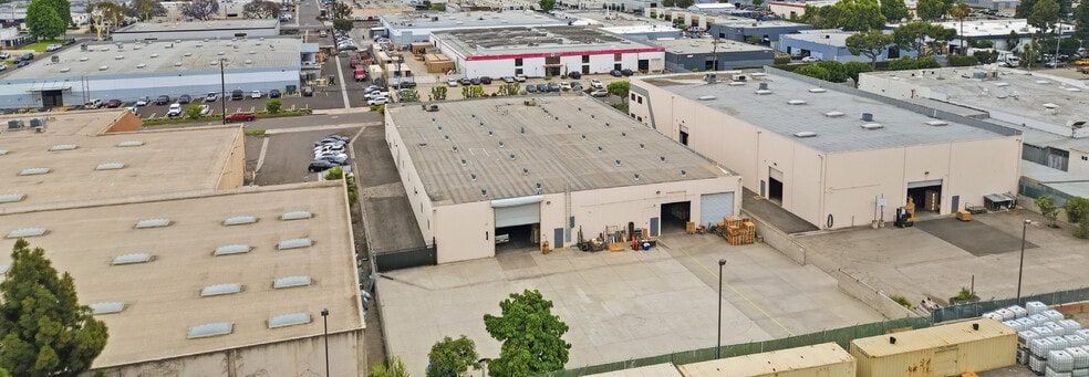 More Photos Of 3305-3307 W Castor St, Santa Ana Manufacturing For Lease