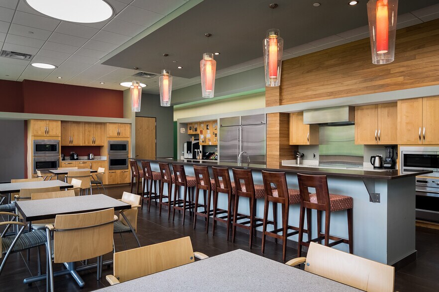 More Photos Of 8310 Excelsior Dr, Madison Office For Lease