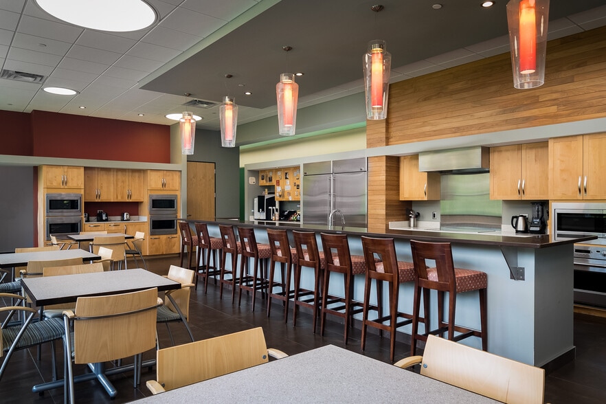 More Photos Of 8310 Excelsior Dr, Madison Unknown For Lease