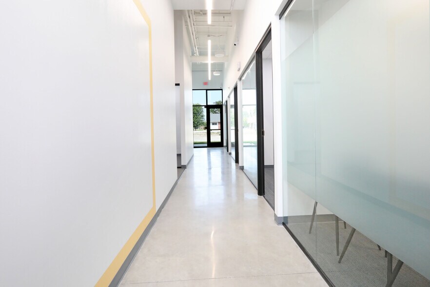 More Photos Of NW 62nd & Merle Hay Rd, Johnston Coworking Space