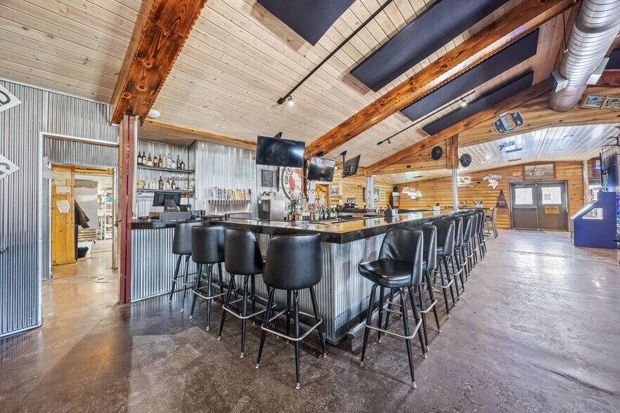 More Photos Of 511 Fergus Ave, Erhard Restaurant For Sale