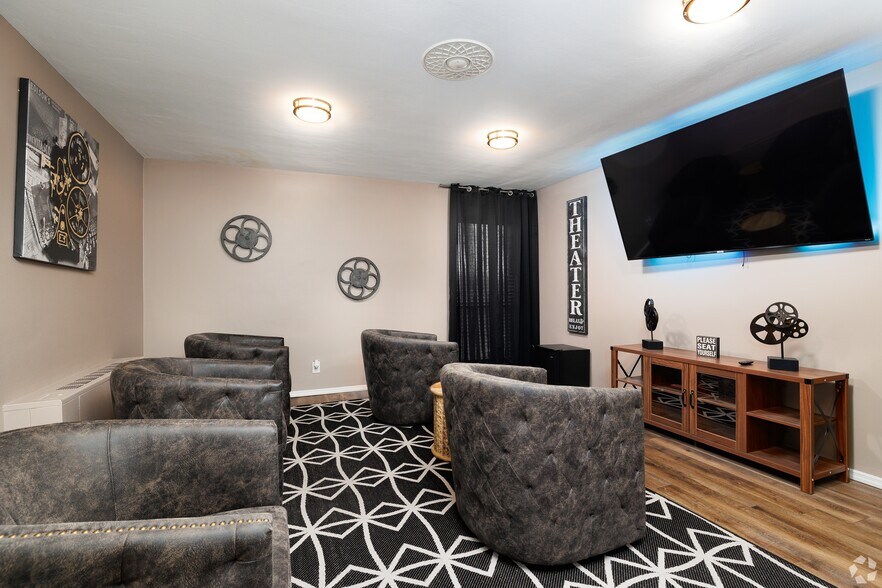 More Photos Of 1001 N McKnight Rd, Saint Louis Apartments For Sale