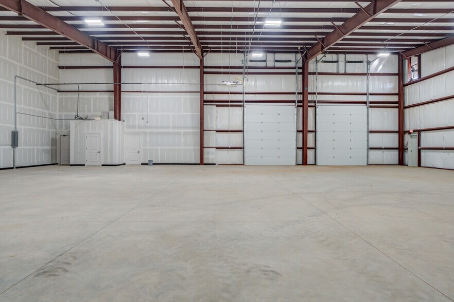 More Photos Of 3814 County Road 1350, Lubbock Distribution For Sale