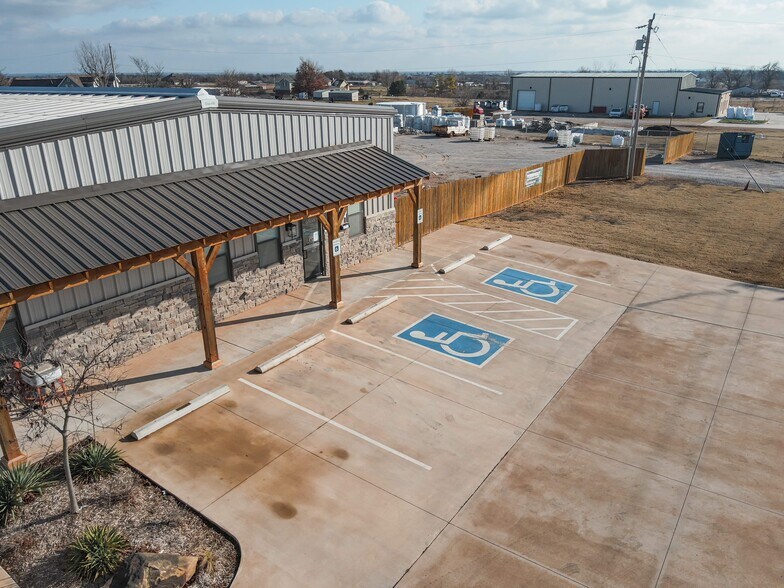 More Photos Of 9808 S Sunnylane Rd, Moore Office For Sale