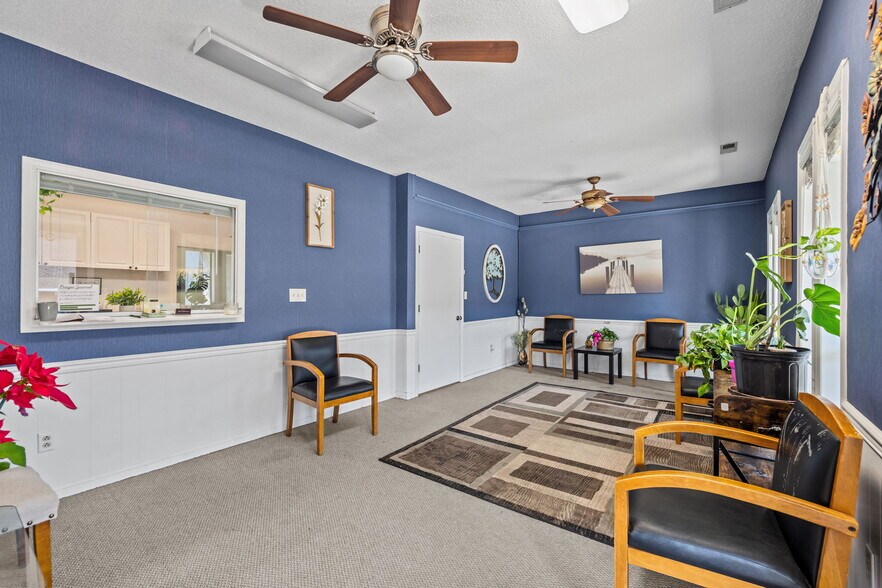 More Photos Of 411 Western Blvd, Jacksonville Medical For Sale