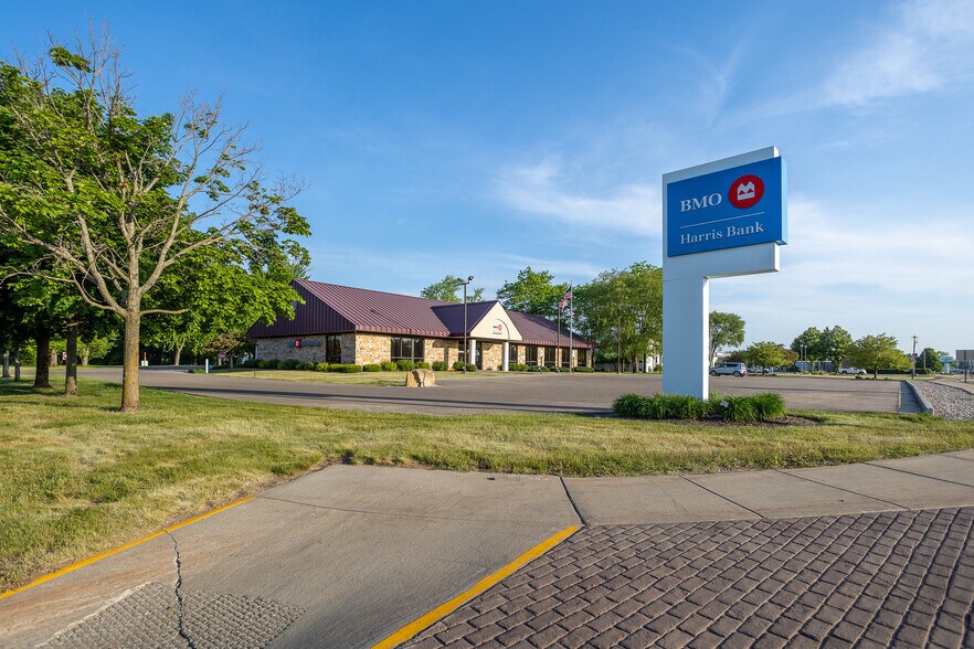 More Photos Of 2851 Post Rd, Plover Bank For Sale