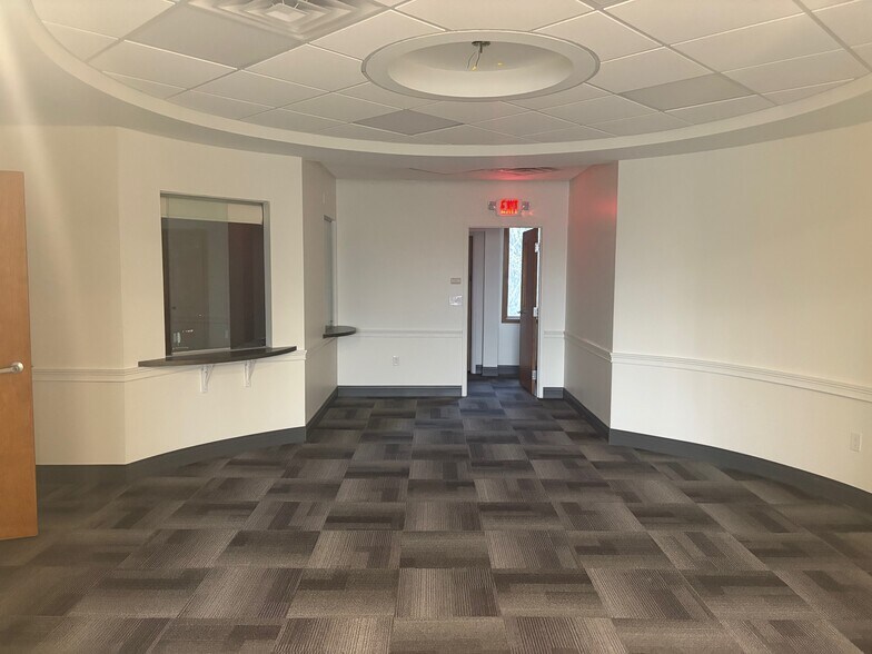 More Photos Of 1829 Maple Rd, Williamsville Medical For Lease