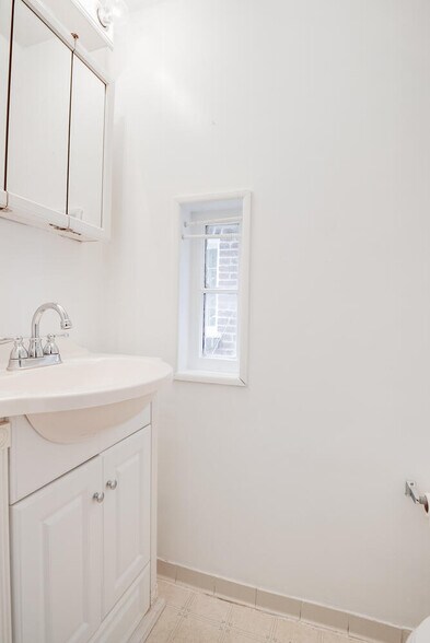 More Photos Of 1804 T St NW, Washington Office For Lease