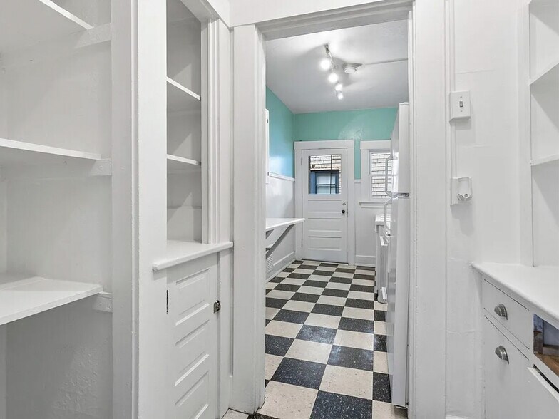 More Photos Of 2308-2326 SW Osage St, Portland Apartments For Sale