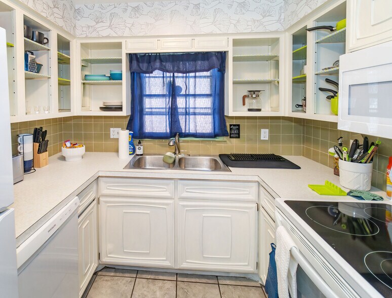 More Photos Of 903 Edgar St, Evansville Multifamily For Sale