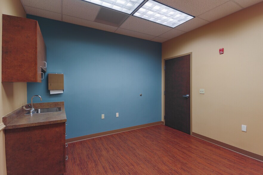 More Photos Of 3270 Joe Battle Blvd, El Paso Medical For Lease