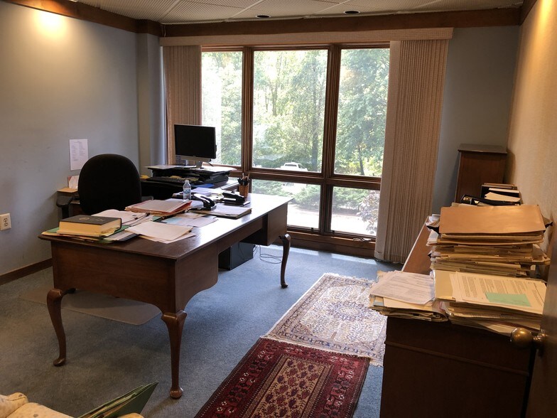 More Photos Of 10805 Main St, Fairfax Medical For Sale