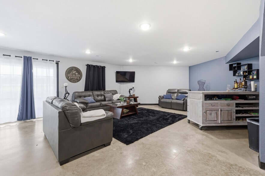 More Photos Of 25695 Mulberry Rd, Webb City Winery Vineyard For Sale