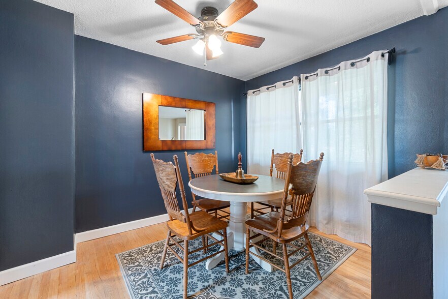 More Photos Of 50 Northshore Rd, Lake Oswego Apartments For Sale