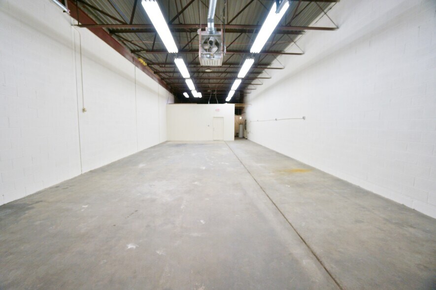 More Photos Of 7205-7207 Lockport Pl, Lorton Warehouse For Lease