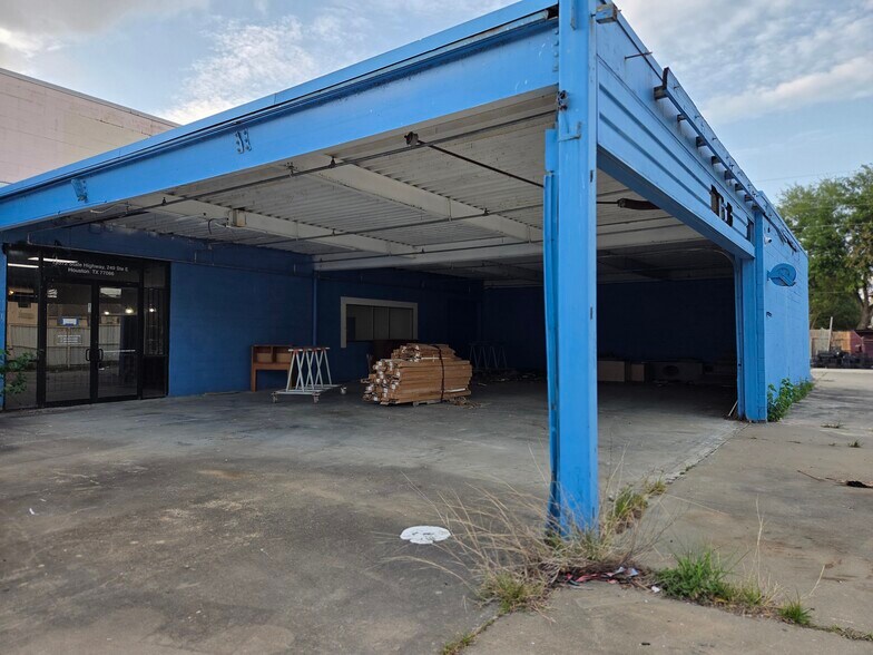 More Photos Of 13572 TX-249, Houston Industrial For Lease