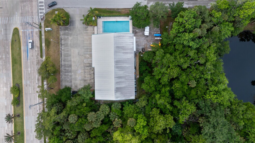 More Photos Of 3090 Ridgewood Dr, Daytona Beach Freestanding For Sale