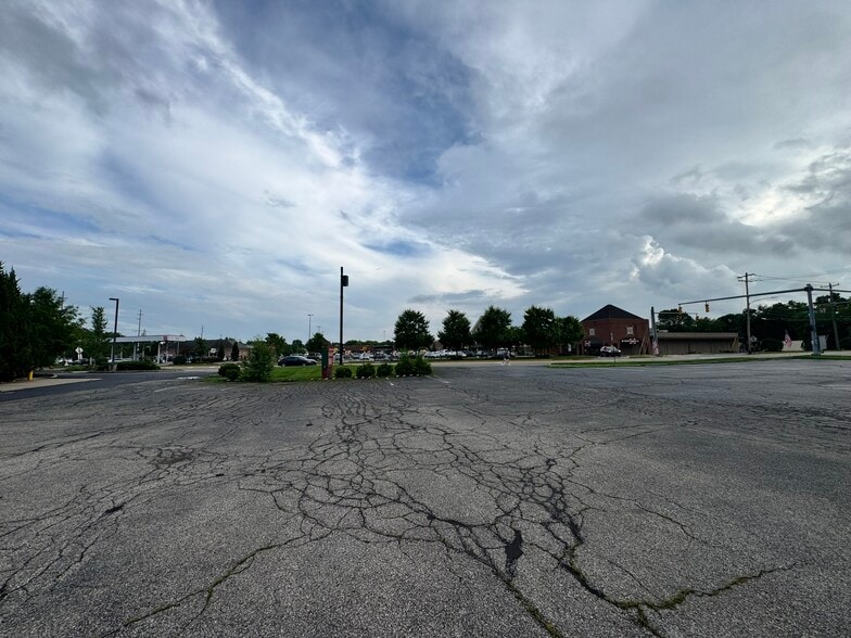 More Photos Of 5930 Fairfield Rd, Oxford Freestanding For Sale