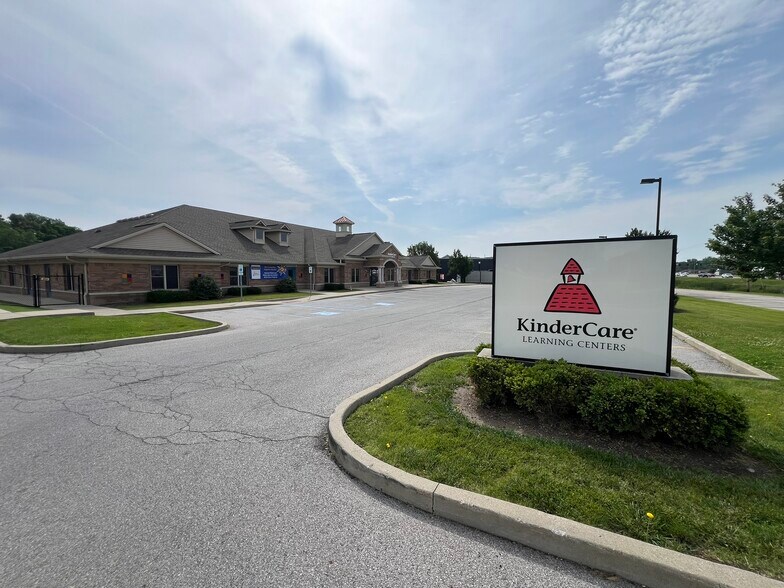 More Photos Of 62 Capital Dr, Warsaw Office For Sale