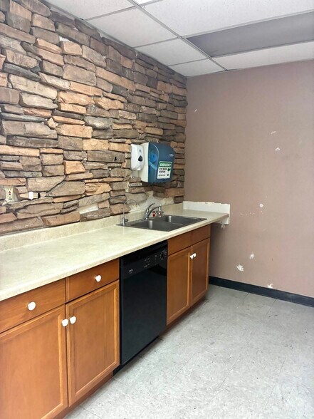 More Photos Of 700 S Palm Ave, Alhambra Light Manufacturing For Lease