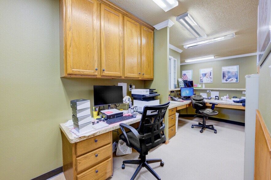 More Photos Of 1321 S John Redditt Dr, Lufkin General Retail For Sale